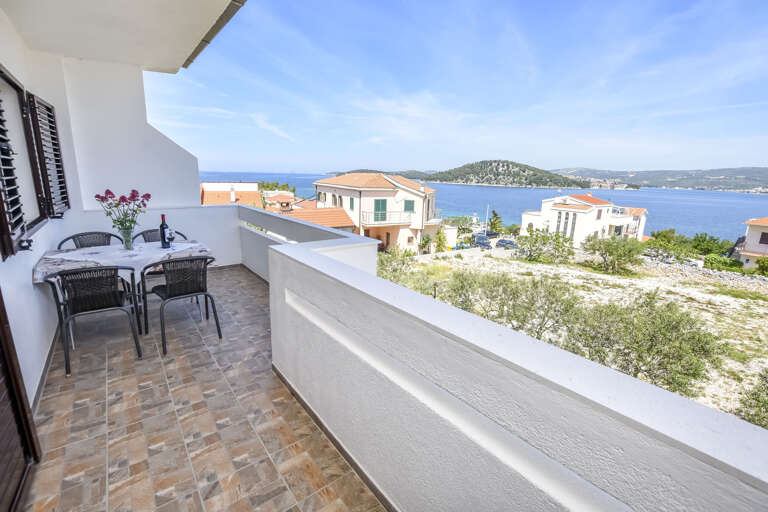 Razanj Apartment Rental