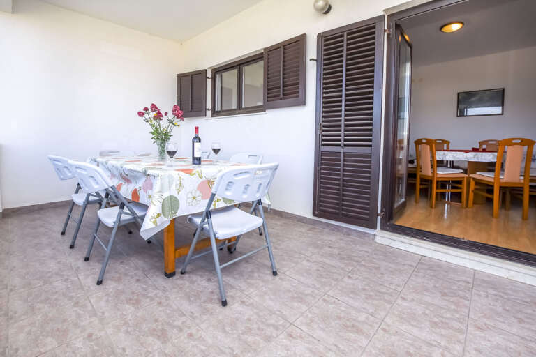 Razanj Apartment Rental