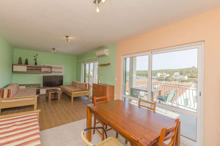 Vrbanj Apartment Rental