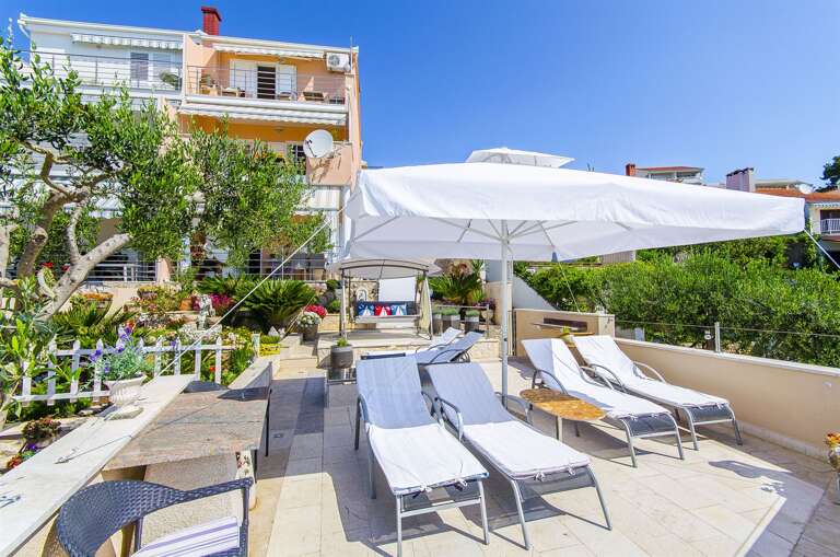 Okrug Gornji Apartment Rental