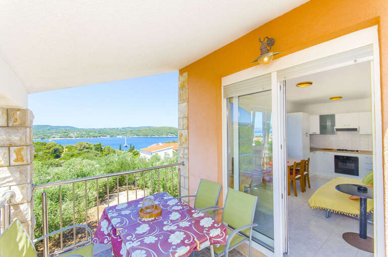 Necujam Apartment Rental