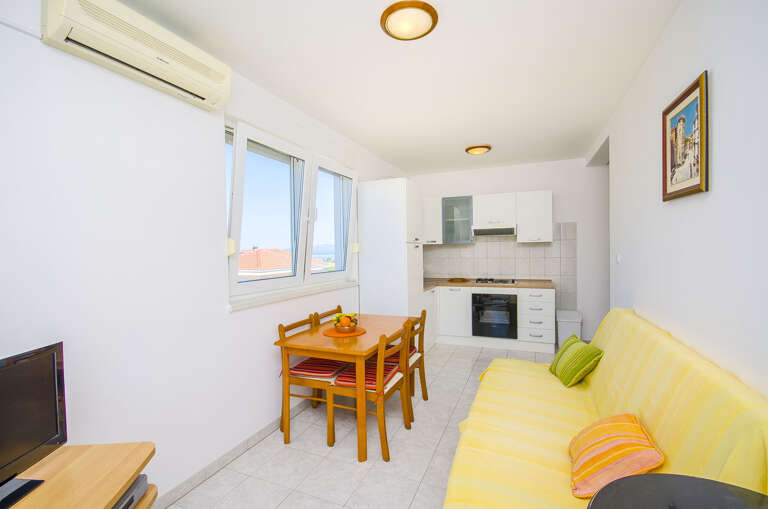 Necujam Apartment Rental