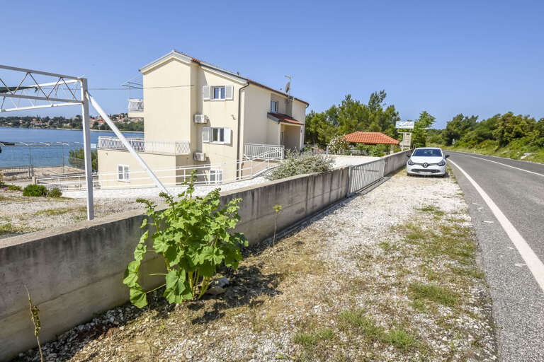 Podglavica Apartment Rental