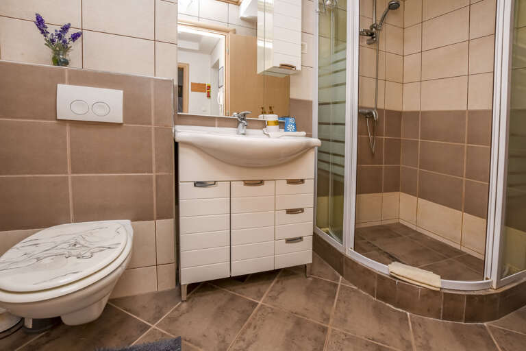 Podglavica Apartment Rental