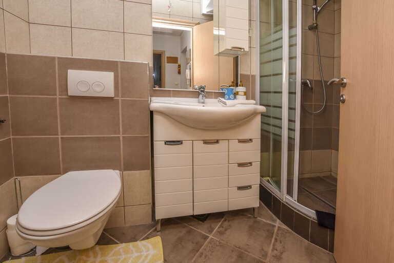 Podglavica Apartment Rental