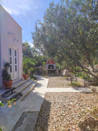 Skrivena Luka Apartment Rental