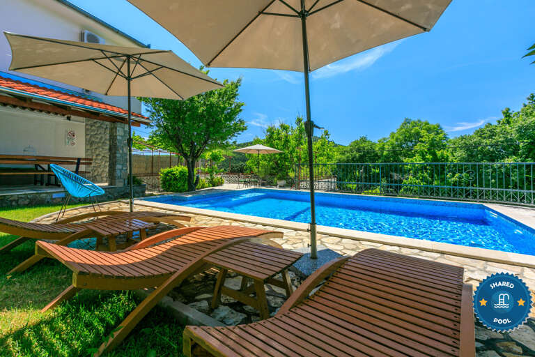 Ledenice Home Rental