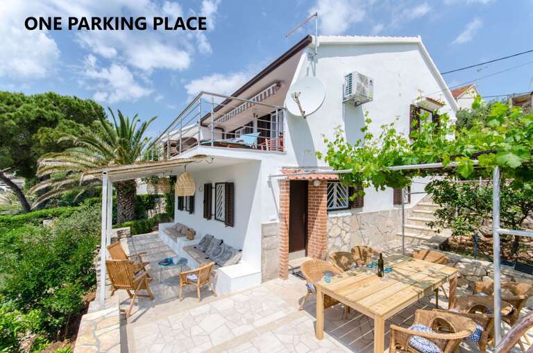 Okrug Gornji Home Rental