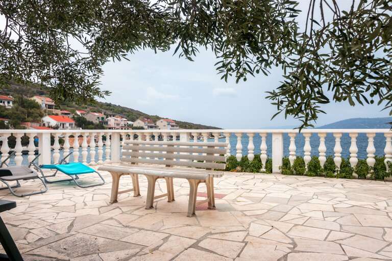 Vinisce Apartment Rental