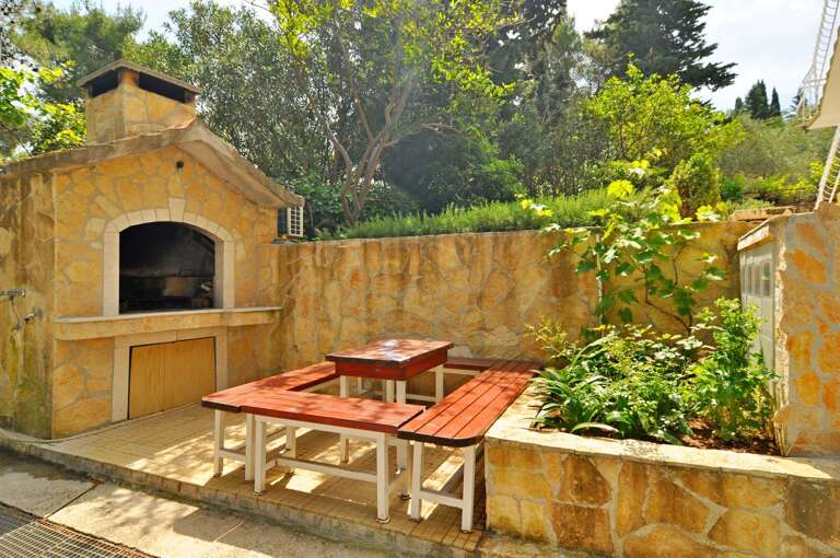 Slatine Apartment Rental