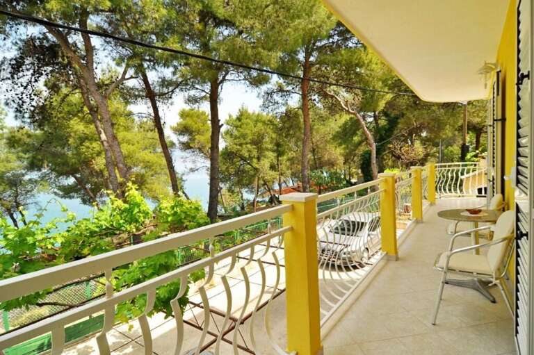 Slatine Apartment Rental