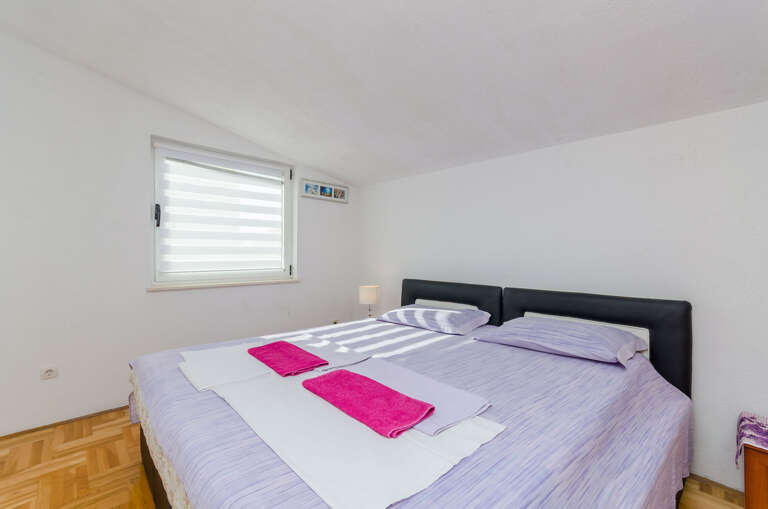 Okrug Gornji Apartment Rental