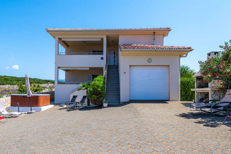 Kolan Home Rental