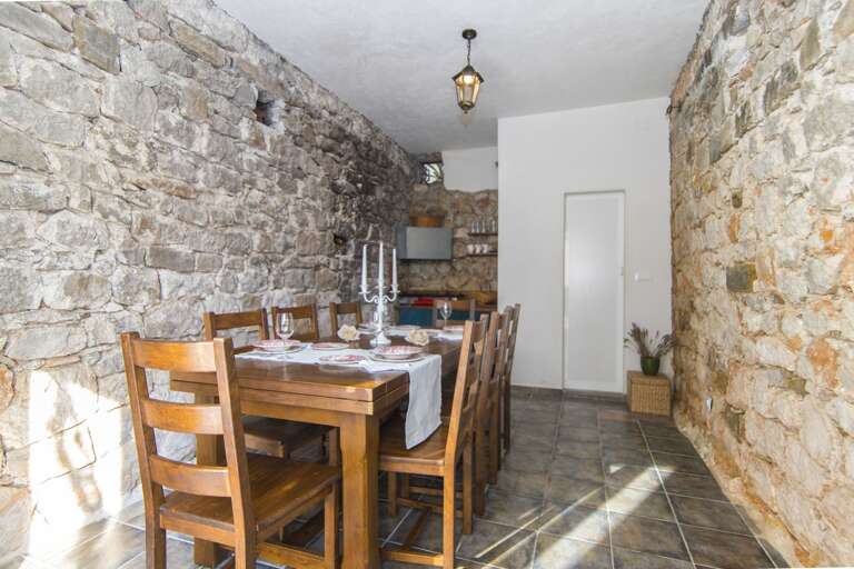 Igrane Home Rental