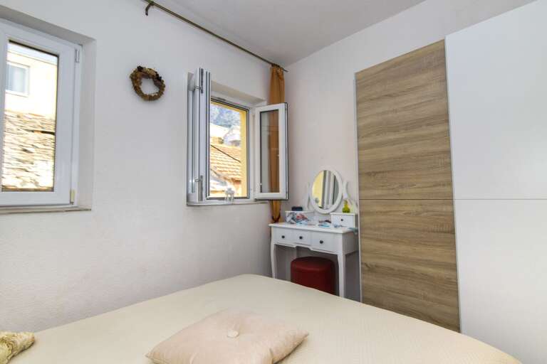 Igrane Home Rental