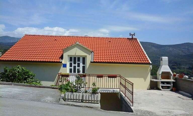 Molunat Apartment Rental