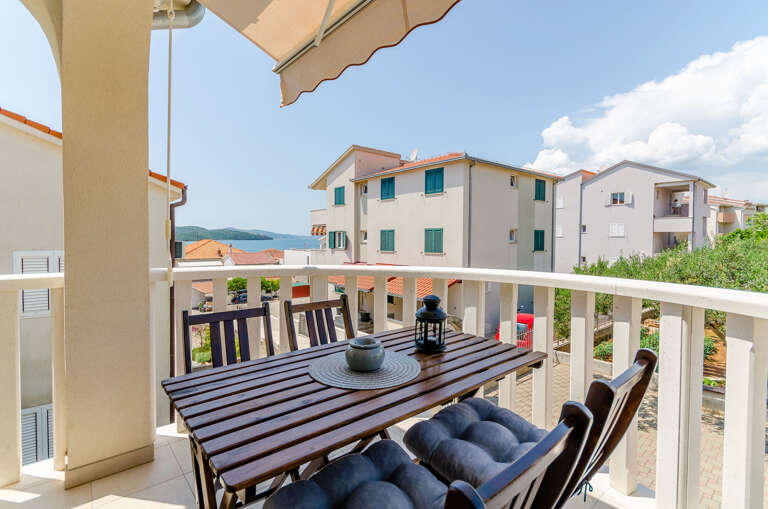 Okrug Gornji Apartment Rental
