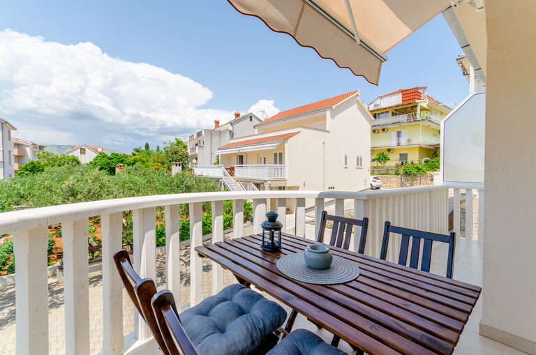 Okrug Gornji Apartment Rental