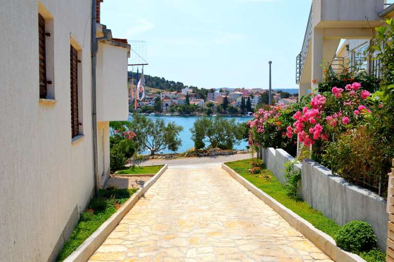 Zaboric Apartment Rental