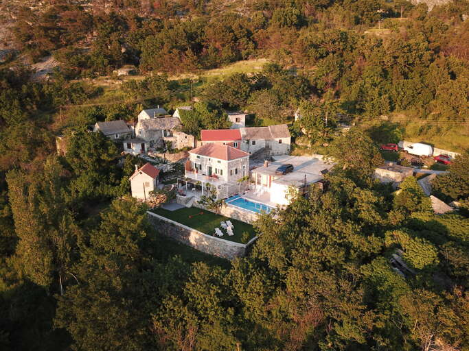 Donje Sitno Home Rental