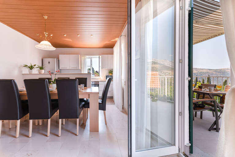 Donje Sitno Home Rental