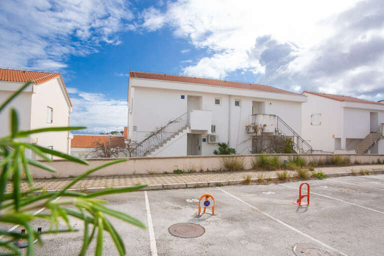 Necujam Apartment Rental