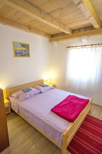 Gdinj Apartment Rental