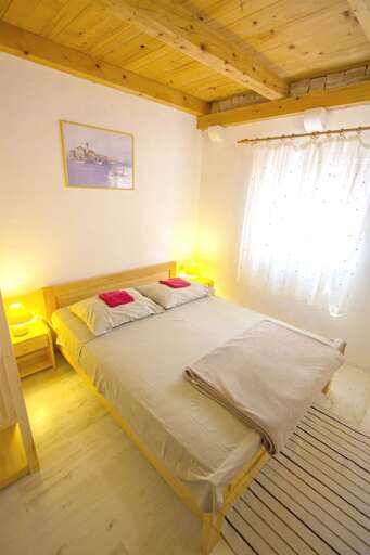 Gdinj Apartment Rental