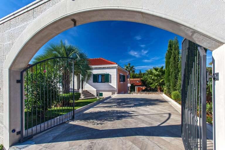 Sumartin Home Rental