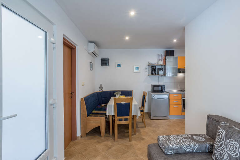 Stari Grad Home Rental