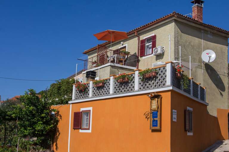 Miholascica Apartment Rental