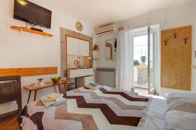 Miholascica Rental Rental