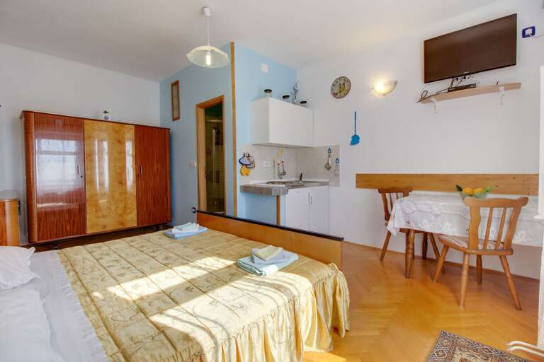 Miholascica Apartment Rental