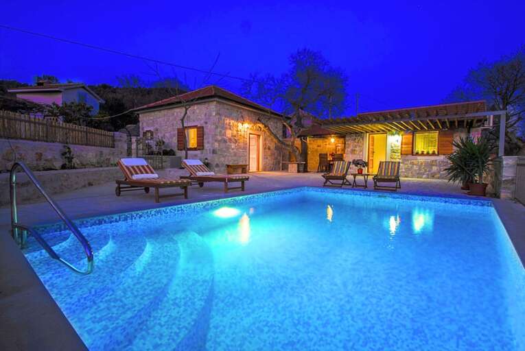 Vinisce Home Rental