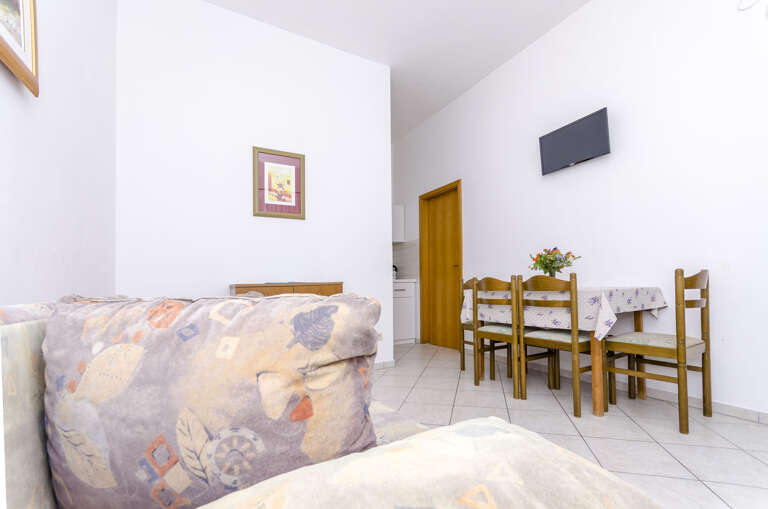 Okrug Gornji Apartment Rental