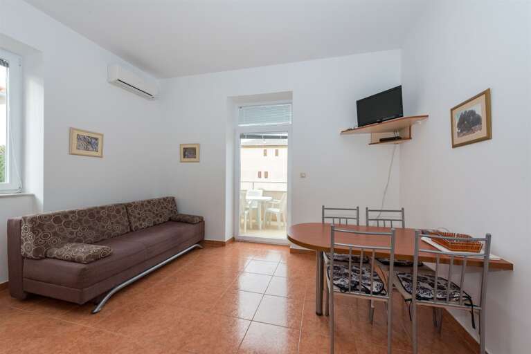 Novalja Apartment Rental