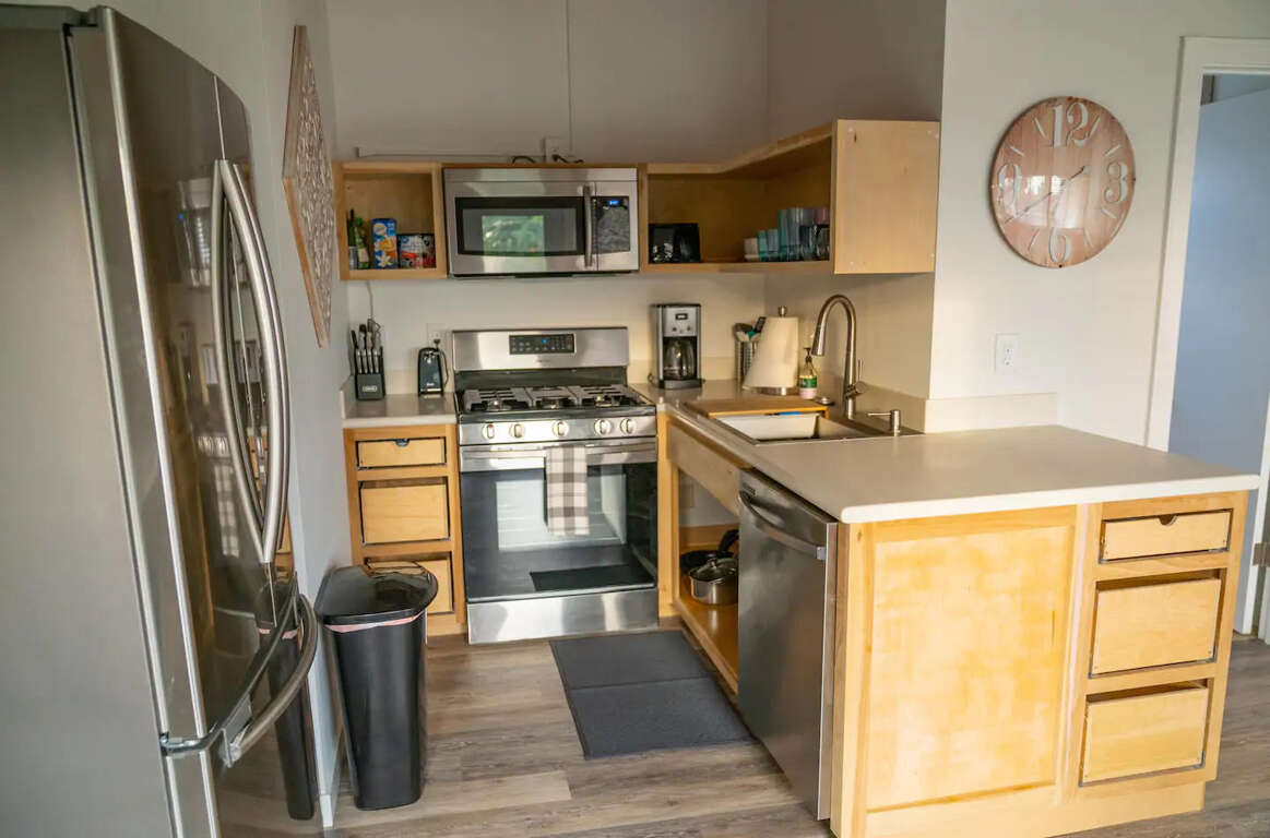 Beach Bungalow Affordable 1 Bedroom Short Term Rental in Encinitas CA