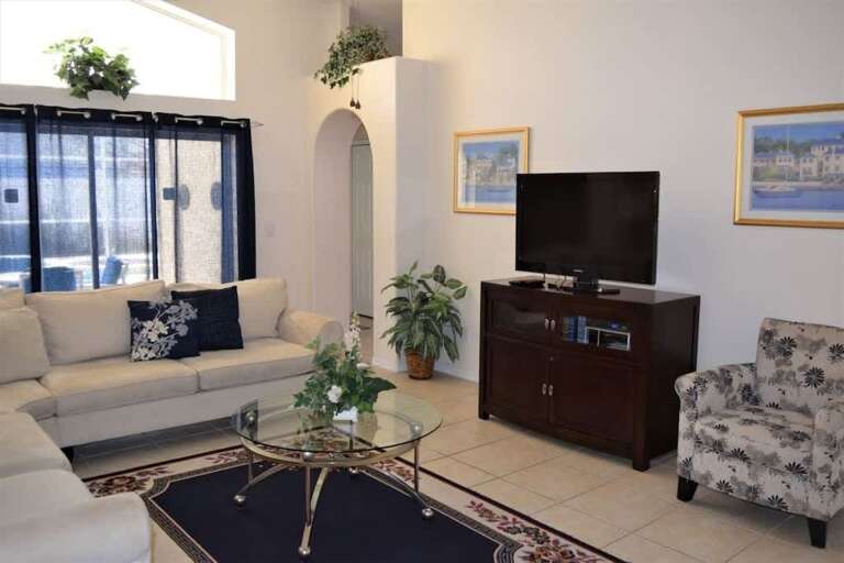 Beautiful 4 bedroom Pool Home by Disney