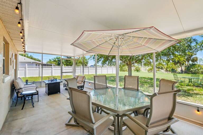 Pet Friendly Family Home Close to Everything!