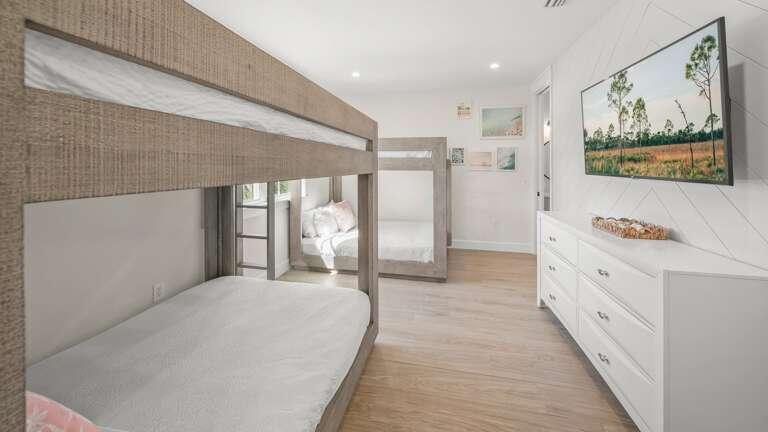 Bedroom 7 - Bunk Room