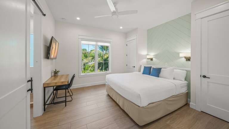 Bedroom 2 - King Suite (1st Living Level)