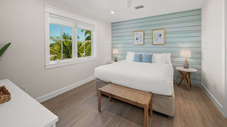 Bedroom 5 - King Suite (2nd Living Level)