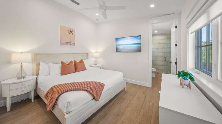 Bedroom 6 - King Suite