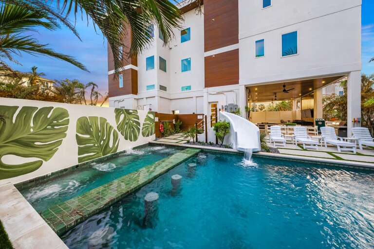 Twilight - Resort Style Pool & Spa - Waterslide - Lounge Chairs