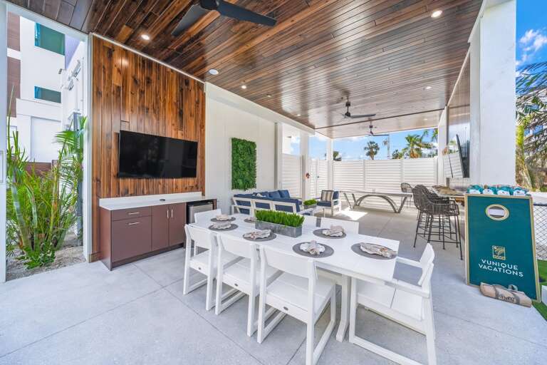 Covered Pool Area - HD TV - Outdoor Dining - Corn Hole - Ping Pong - and Lounge Area