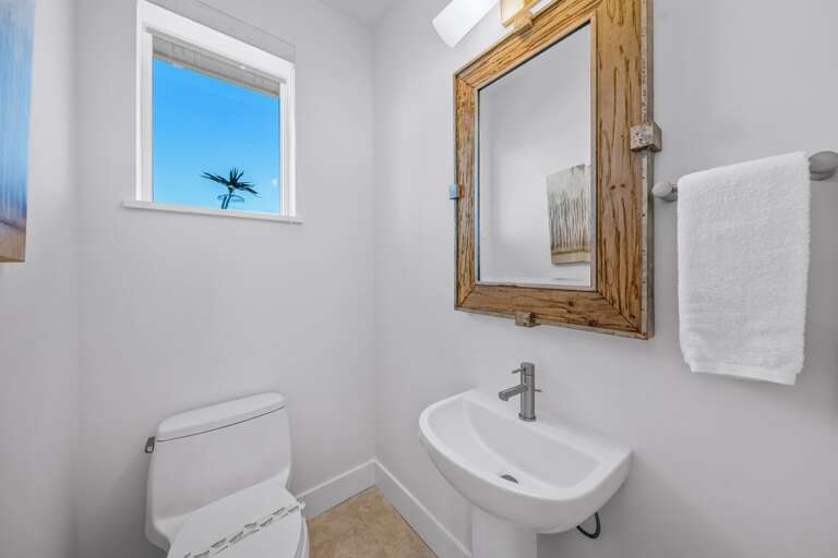 Club Room - Half Bathroom