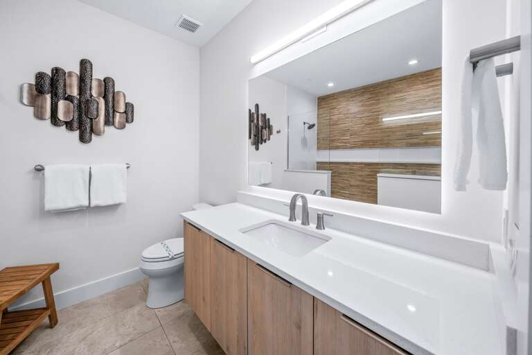 Master Bedroom 2 - En-Suite Bathroom