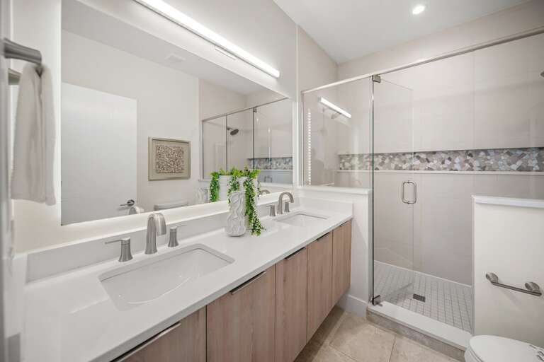 Master Bedroom - En-Suite Bathroom - Double Vanity - Large Walk-In Shower