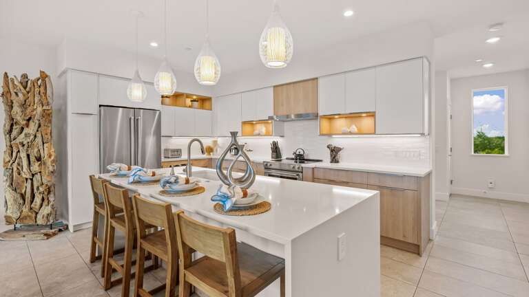 Kitchen - 4 Person Island Top Bar