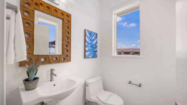 Club Room - Half Bathroom